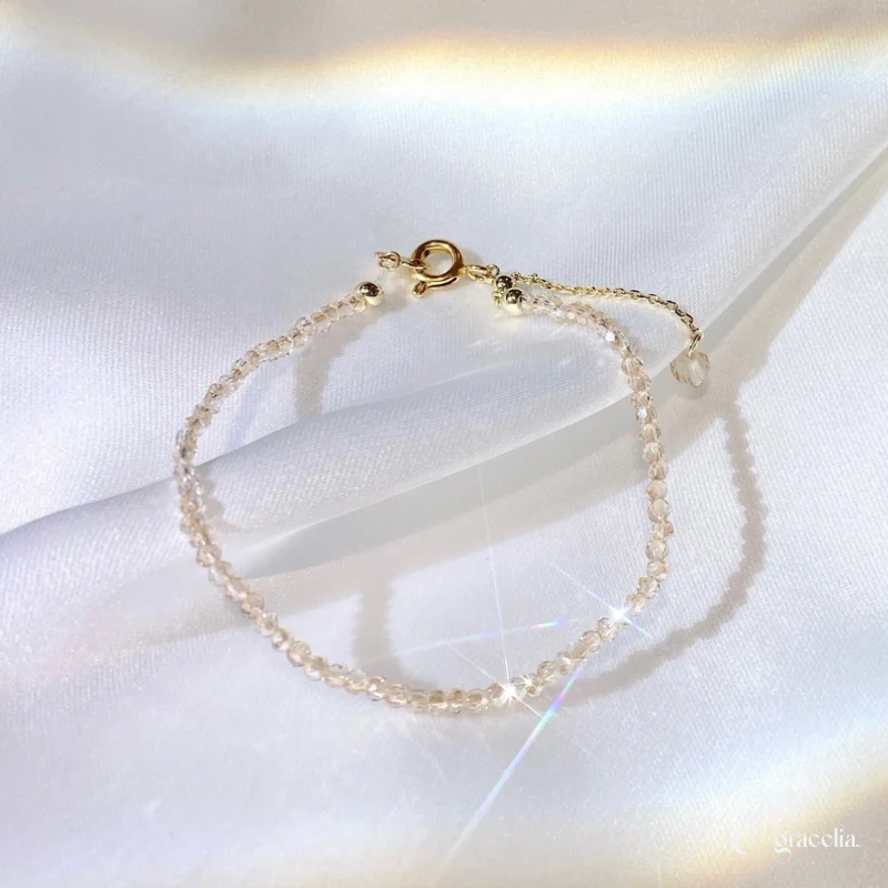 Is the Golden Hours Dainty Beaded Anklet a good anniversary gift?